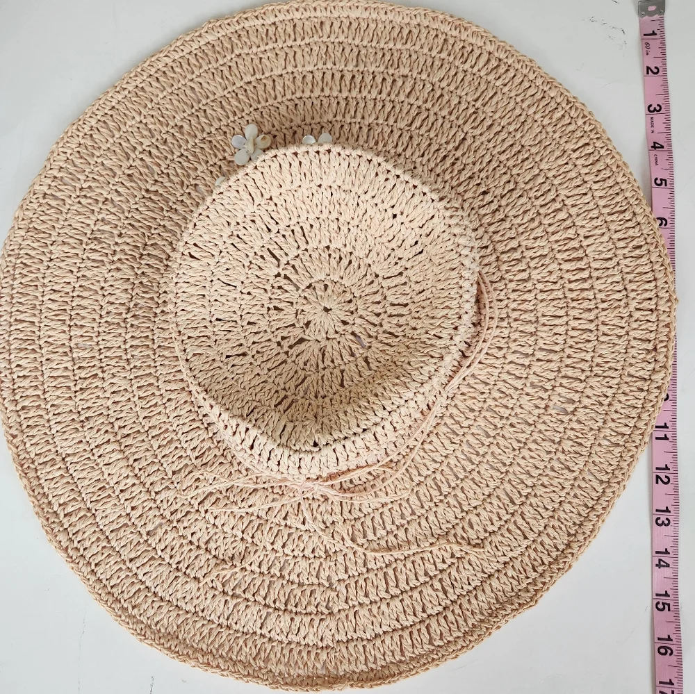 Tropical Trends Croched Toyo Big Brim Sun Hat with flower detail